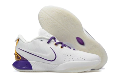 Lebron 21 "White-Purple" na internet