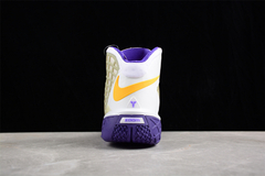 Imagem do Kobe 3 "Lakers Metalic Silver"