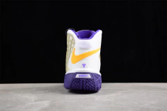 Imagem do Kobe 3 "Lakers Metalic Silver"