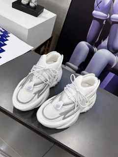 Balmain 'Unicorn' na internet