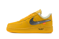 Air Force 1 'University Gold' na internet