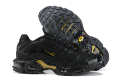 AIR MAX PLUS na internet