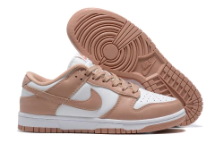 Dunk Low "Rose Whisper' na internet
