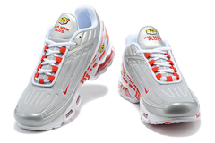 AIR MAX PLUS 3 na internet