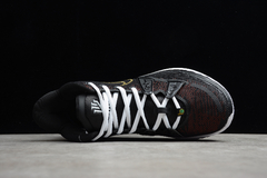 Nike Kyrie 7 " Raygun " na internet