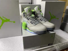 Air Jordan 5 Retro “Green Bean” na internet