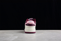 Imagem do Dunk Low “Valentine’s Day”