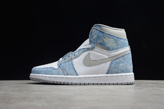 AIR JORDAN 1 RETRO HIGH OG ' HYPER ROYAL ' na internet