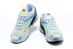 AIR MAX PLUS 3 na internet