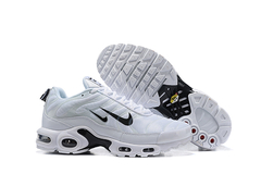 AIR MAX PLUS