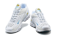AIR MAX PLUS 3 na internet