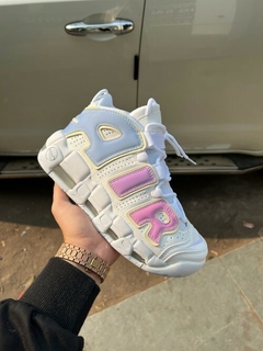 AIR MORE UPTEMPO "UV REACTIVE" na internet