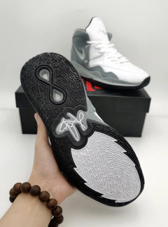 Imagem do KYRIE INFINITY 'WHITE CEMENT'