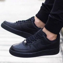 NIKE AIR FORCE 1 na internet