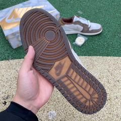 Imagem do Air Jordan 1 Retro Low OG "Year of the Rabbit"