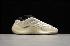 Yeezy Boost 700 V3 'Azael' na internet