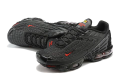 AIR MAX PLUS 3 'BRED' na internet