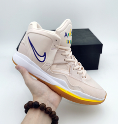 Kyrie 8 Infinity "N7" na internet
