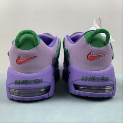 Imagem do NIKE X AMBUSH AIR MORE UPTEMPO LOW ''LILAC AND APLLE GREEN''