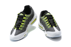 AIR MAX 95 x KIM JONES na internet