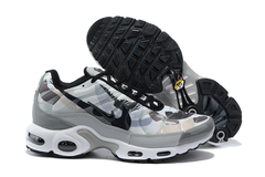 AIR MAX PLUS na internet