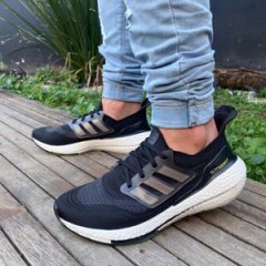 ADIDAS ULTRA BOOST 21
