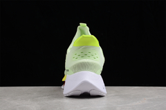 Air Zoom Tempo NEXT FlyEase "Barely Volt" - loja online
