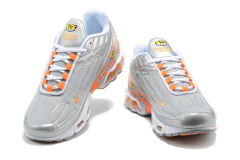 Image of AIR MAX PLUS 3