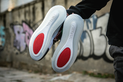 AIR MAX 720 na internet