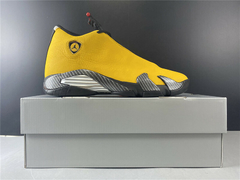 Air Jordan 14 'Reverse Ferrari' na internet
