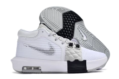 Lebron Witness 8 na internet