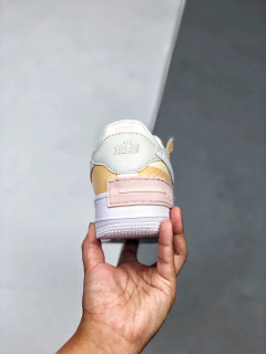 NIKE AIR FORCE 1 SHADOW SPRUCE AURA na internet