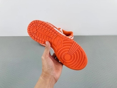 Imagem do dunk low "Paisley Pack Orange"