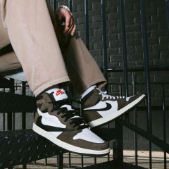 Nike Air Jordan 1 High Travis Scott