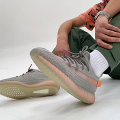 YEEZY BOOST 350 V2