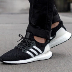 ULTRABOOST 4.0