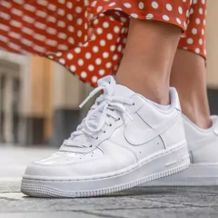 NIKE AIR FORCE 1 - buy online