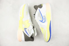 Kyrie Low 5 "White game Royal" na internet