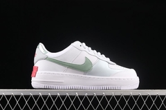 Air Force 1 Shadow "Archeo Pink" na internet