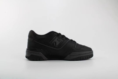 NB 550 'Triple Black' na internet