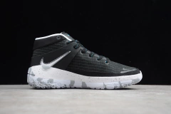 KD 13 "Black White" na internet