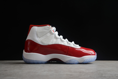 Air Jordan 11 'Cherry' na internet