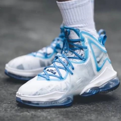 NIKE LEBRON 19