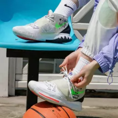 KYRIE 6 ‘THERE IS NO COMING BACK’