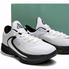 Zoom Freak 4 "White Black"