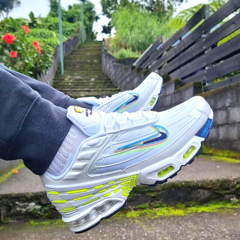 AIR MAX PLUS 3