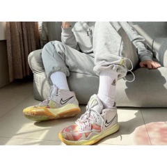 KYRIE 8 INFINITY