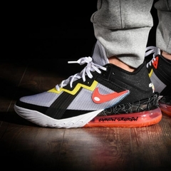 LeBron 18 Low x Space Jam ''Sylvester x Tweety''