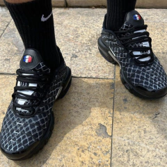 Air Max Plus Saint Denis ’93’