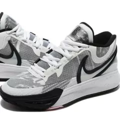 Kyrie 9